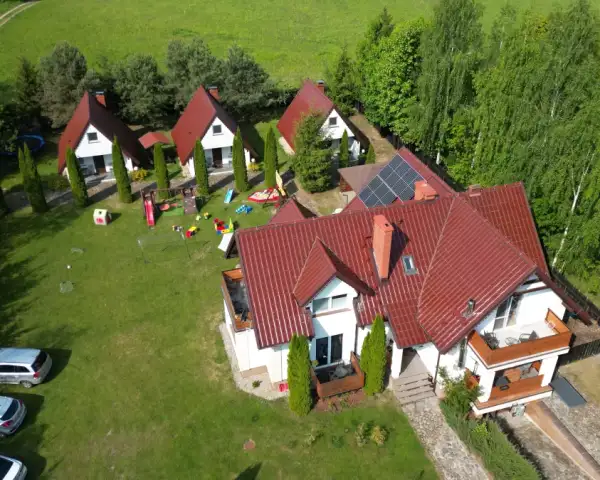 Czerwona Łódka domki i pokoje