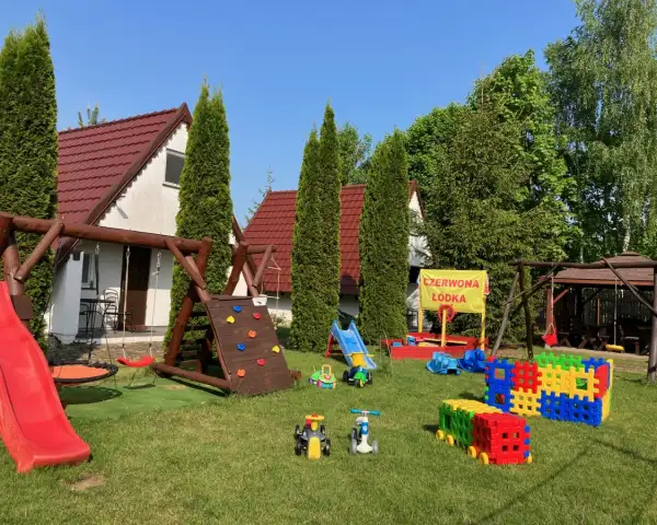 Czerwona Łódka domki i pokoje