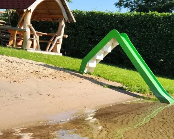 Rodzinne domki letniskowe  Basen Jaccuzi 