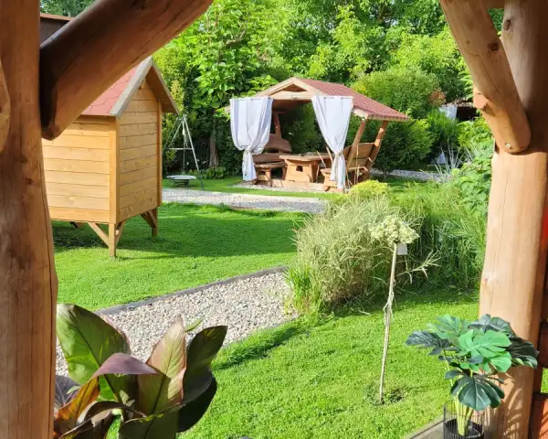 Rodzinne domki letniskowe  Basen Jaccuzi 