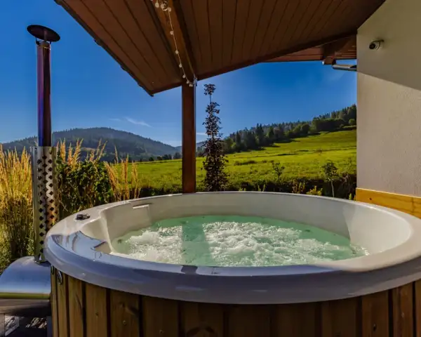 Maciejowe Wzgórze Jacuzzi Balia Sauna Tężnia solankowa