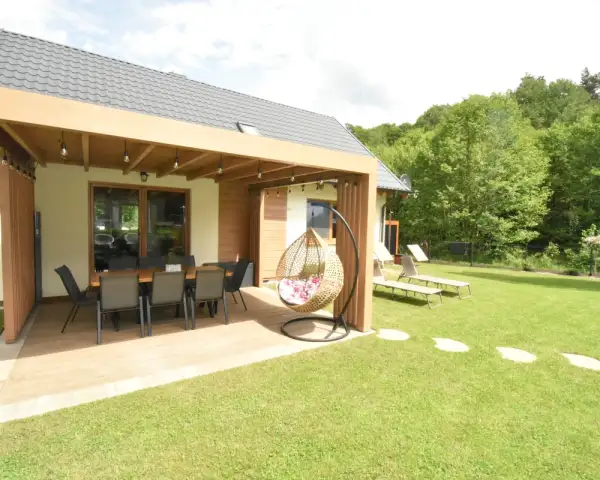 Forest House Sasino . Wynajem domu z sauna i balią na wyłączność.